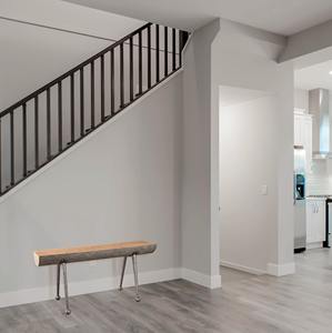 โต๊ะคอนโซลโลหะทันสมัยพร้อมลายไม้ธรรมชาติและขาโลหะ ชุดเฟอร์นิเจอร์ห้องนั่งเล่น - Product Image 2