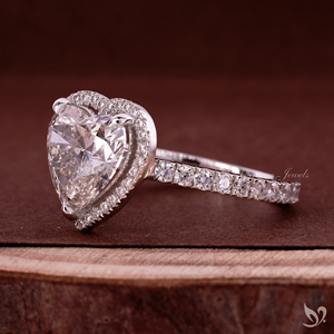 Bague de fiançailles en or blanc avec diamant cœur halo de 3 carats, pierre centrale cultivée en laboratoire et bande pavée - Product Image 2