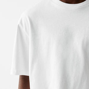 Camisetas de Hombre con Logotipo Personalizado OEM, 300GSM, 100% Algodón, Estilo Urbano, Corte Recortado, Diseño Gráfico, Ajuste Holgado - Product Image 4