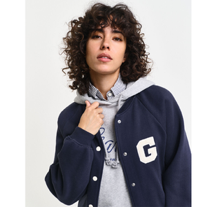 Veste de baseball pour femme en laine et polyester, avec logo personnalisé OEM, broderie graphique de haute qualité, fabriquée par un fabricant. - Product Image 6