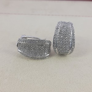 Pendientes de Aro Huggie de Plata de Ley 925 con Diamantes Blancos Redondos de 1.60 Ct, Joyería de Lujo Moderna para Mujer, Venta al por Mayor para Bodas - Product Image 5