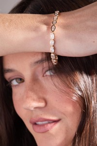 Pulsera de Diamantes Cultivados en Laboratorio de 11 Quilates con Formas Variadas y Diamantes Incrustados, Certificada por IGI, Oro Amarillo de 14K, Unisex - Product Image 4