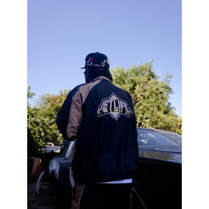 เสื้อโค้ชแบบยูนิเซ็กส์สำหรับฤดูหนาว คอตั้ง ไซส์ใหญ่ ตกแต่งด้วยแผ่นผ้ากันน้ำ กันลม เหมาะสำหรับใส่ไปชมสโมสร แฟชั่นสตรีทแวร์ และสำหรับทีม - Product Image 3