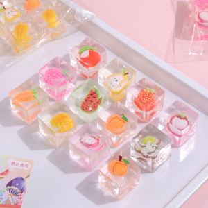 Jouet populaire en TPR transparent en forme de fruit, cube de glace à pincer, pour plaisirs de farces, décompression, jouet à presser, Mochi sensoriel, outil anti-stress - Product Image 1