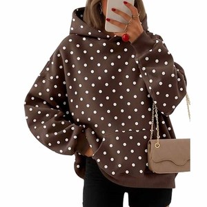 Sweat-shirt à capuche en coton tricoté à pois marron pour femme, coupe oversize avec épaules tombantes et poches, style streetwear décontracté pour l'automne - Product Image 1