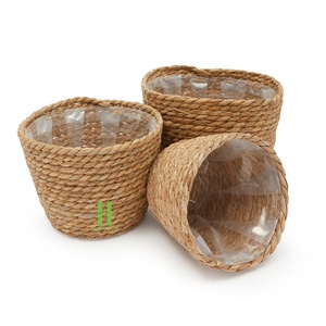 Jardinière suspendue naturelle à bon prix, pots en jonc de mer, avec doublure en poly-sac, pour la décoration intérieure, design OEM à bas quantité minimale de commande fabriqué au Vietnam - Product Image 1