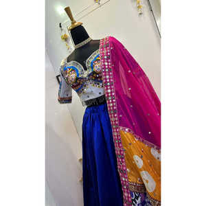 Navratri Special Ensembles pour femmes Lehenga Choli avec vrai miroir et broderie de fil spéciale pour les festivals - Product Image 4