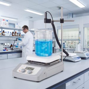 Agitador Magnético Digital con Placa Calefactora de Cerámica, Pantalla LCD y Sonda de Temperatura para Mezcla Química en Laboratorio - Product Image 4