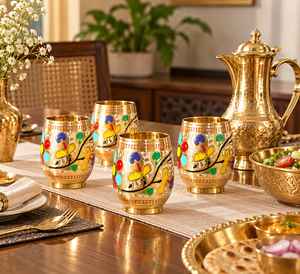 Verres à boire en laiton faits à la main avec un design floral émaillé coloré, gobelets en métal traditionnels pour une table à manger élégante à la maison - Product Image 5
