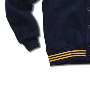 Cardigan en tricot épais anti-plis à boutons sur le devant, col en V, haute qualité, personnalisé, pour hommes et femmes, vente en gros, automne-hiver - Product Image 3