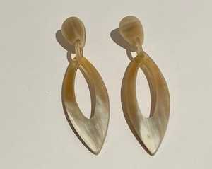 Best Quality Buffalo Horn Vintage <b>Stud</b> <b>Earrings</b> for Women Wedding Gift Customized Size & Color - Product Image 4