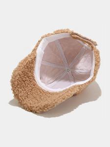 Casquette de baseball chaude d'hiver en sherpa avec broderie, casquette snapback en peluche unisexe, style sportif et formel pour les occasions professionnelles - Product Image 5