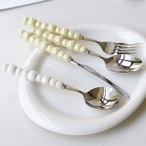 Ensemble de couverts en métal tropical avec poignées en perles, passe au lave-vaisselle, parfait pour la maison, les mariages, la table à manger, la vaisselle et les ensembles de couverts. - Product Image 3