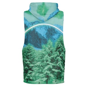 เสื้อกล้ามมีฮู้ดแบบขายส่ง พิมพ์ลายป่าภูเขาด้วยเทคนิค Sublimation ระบายอากาศได้ดี ผลิตจากโพลีเอสเตอร์ เหมาะสำหรับใส่ลำลองในฤดูหนาว - Product Image 5