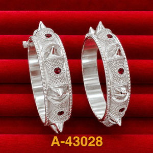 Bracelet pour enfants en alliage de zinc plaqué or 18 carats avec perles, motif religieux, Vierge Marie catholique, icône de la Vierge de Guadalupe, vente en gros - Product Image 2