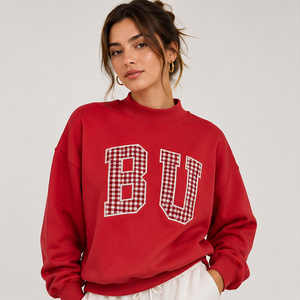 Sweat-shirt oversize bleu clair à col rond avec motif graphique personnalisé à carreaux BU, pull universitaire en molleton, vêtement streetwear - Product Image 4