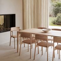 Table à manger en chêne massif Sukavina avec un design rustique moderne, meubles de salle à manger, capacité 8 personnes, aucun assemblage requis