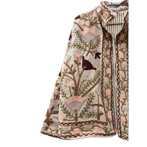 Chaqueta de invierno con bordado de terciopelo hecha a mano con diseño Floral indio, chaqueta ligera Bohemia chic de la mejor calidad, ajuste bohemio cómodo - Product Image 2