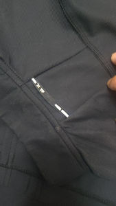 Veste décontractée noire Tokyo à imprimé, pull-over à manches longues en maille extensible dans quatre directions, ornée de paillettes, respirante, légère, coupe ajustée et coupe-vent - Product Image 6