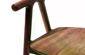 Chaise de salle à manger en bois massif de style Japandi avec dossier en rotin et assise rembourrée pour l'hôtellerie et la restauration - Product Image 5