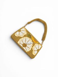 Pochette à fermeture éclair personnalisée avec perles florales, élégante pochette artisanale pour demoiselle d'honneur et cadeaux - Product Image 2