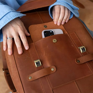 Mochila de Cuero Personalizada con Logotipo, Compartimentos con Cremallera, Muy Solicitada en la Temporada de Invierno, Superventas - Product Image 2