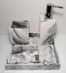 Ensemble de salle de bain en résine tourbillonnée de 7 pièces multifonctionnel pour la maison, distributeur de savon, porte-brosse à dents, plateau de vanité à prix abordable - Product Image 4
