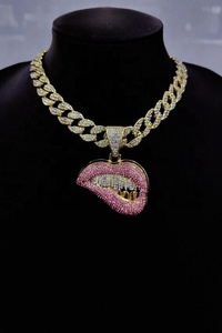 Collier chaîne tendance pour femmes, chaîne cubaine pavée de diamants pour femmes - Product Image 1