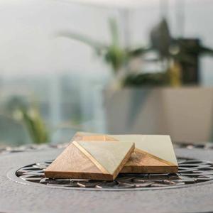 Juego de Posavasos de Resina con Diseño de Madera Natural, Cuadrados Modernos de 350 mm de Diámetro, Hechos a Mano para Protección y Decoración de Mesas - Product Image 4