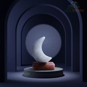 Lámpara Decorativa de Sal del Himalaya Blanca en Forma de Luna Creciente con Base de Madera para Decoración del Hogar y Bienestar - Product Image 2