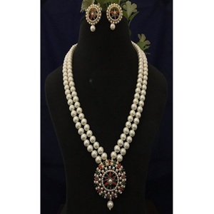 Magnifique ensemble de collier et boucles d'oreilles en perles blanches naturelles rondes de haute qualité avec pierres CZ pour femmes et filles, collection mariage - Product Image 1