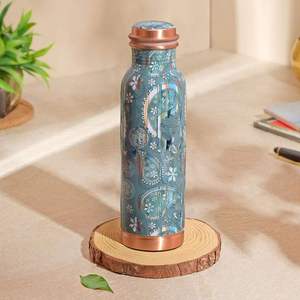 Termo Metálico de Diseño Floral Moderno con Tapa, Botella de Agua Portátil para Viaje, Patrón de Hojas Verdes y Doradas, Detalles en Cobre - Product Image 4