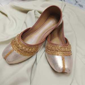 Zapatos Planos de Ballet con Lentejuelas Doradas para Mujer, Todas las Temporadas, Color Sólido, Cómodos, Transpirables, Estilo Punjabi Indio, Khussa para Mujer - Product Image 3