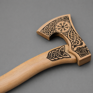 Hacha vikinga personalizada hecha a mano con mango de madera grabado o diseño de hacha vikinga hecha a mano con mango de madera de fresno grabado - Product Image 3