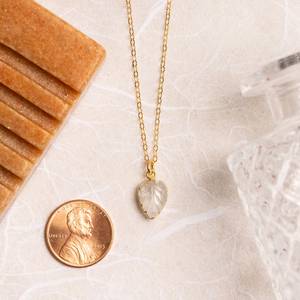NIKHIL GEMS Pendentif en pierre de lune naturelle en forme de feuille, style vintage, avec monture en or, certifié par un tiers, petit bijou - Product Image 1