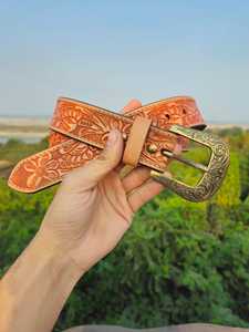 Cinturón Vaquero Occidental Clásico Hecho a Mano de Cuero Genuino con Hebilla de Aleación Resistente y Longitud Personalizada - Product Image 1