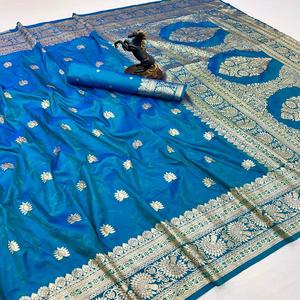 Sari de Seda Banarasi Pura y Suave, Tejido a Mano, Diseño con Bordado Zari, Pallu Rico y Pesado, Sin Arrugas, Secado Rápido, Ideal para Fiestas - Product Image 1