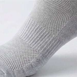 Chaussettes de sport personnalisées longues, respirantes en maille, pour le printemps et l'été, athlétiques, hauteur genou, fines, ventilées, pour la course, ajustement d'équipe, personnalisables - Product Image 5