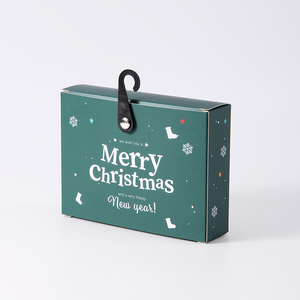 Boîte d'emballage pour chaussettes en carton écologique avec logo personnalisé imprimé, fenêtre transparente et cintre en plastique, cadeau de Noël - Product Image 4