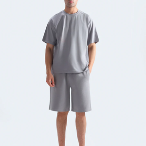 Impression géométrique brutaliste personnalisée sur coton Pima biologique et tissu modulaire haute densité, col rond essentiel en obsidienne - Product Image 1