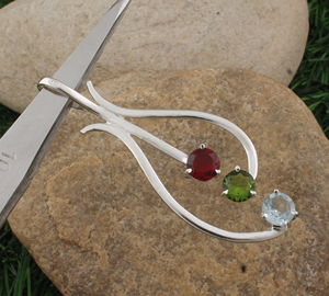 Colgante Vintage de Plata de Ley 925 con Baño de Platino y Piedras Preciosas Multicolores, Peridoto Natural, Granate, Topacio Azul, Joyería Unisex con Piedra de Nacimiento - Product Image 3