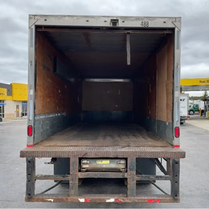 Camión de Caja Comercial de Uso Medio, Años 2018/2019/2022, en Buen Estado, con 102,483 Millas - Product Image 5