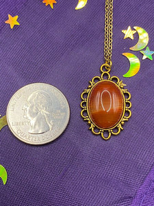 Collier pendentif ovale en pierre cornaline et laiton, bijou doré antique, style vintage, fait main, bohème ethnique, cadeau pour femme - Product Image 2