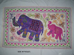 Nappe de table Zari Ari brodée 100% coton écologique, artisanale, textile indien de luxe, travail complexe au fil d'or, pour la maison - Product Image 5