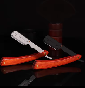 Navaja de Afeitar Profesional de Acero Inoxidable con Mango de Madera, Afeitadora Manual para Barba, Personalizable para Hombres - Product Image 2