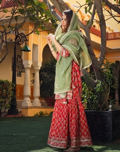 Salwar Kameez KV Rojo de Algodón con Estampado Dabu y Dupatta Kota Doria (Conjunto de 3 Piezas) Ropa Tradicional para Fiestas - Product Image 3