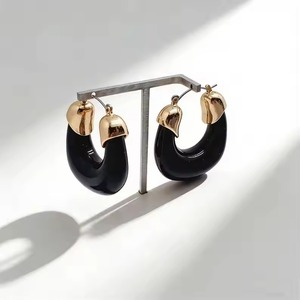 Pendientes de Resina Hechos a Mano, Forma Personalizada, Acabado de Alto Brillo, Pendientes de Resina - Product Image 3