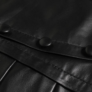 Jupe mini plissée en cuir noir taille haute pour femme, design superposé, détail boutonné, mode féminine OEM ODM - Product Image 5