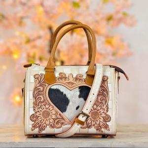 Bolso de Mano de Cuero Vacuno de Lujo con Diseño Floral en Relieve, Cierre de Cremallera con Recorte en Forma de Corazón, Bolso Duradero para Mujer - Product Image 1