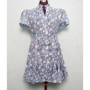 ชุดเดรสผ้าฝ้ายทำมือสไตล์อินเดีย แขนสั้น ลายดอกไม้ สำหรับงานปาร์ตี้ ของขวัญเจ้าสาว แฟชั่นผู้หญิง กระดุมธรรมชาติ  สามารถปรับแต่งได้ - Product Image 1